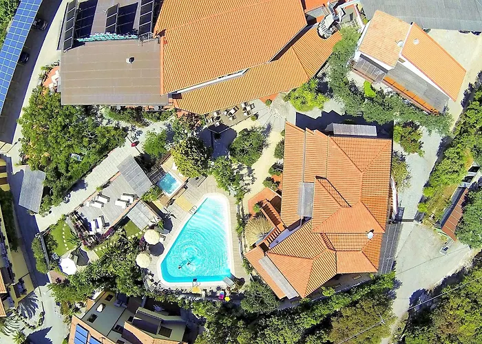 Hotell Montemerlo 3*